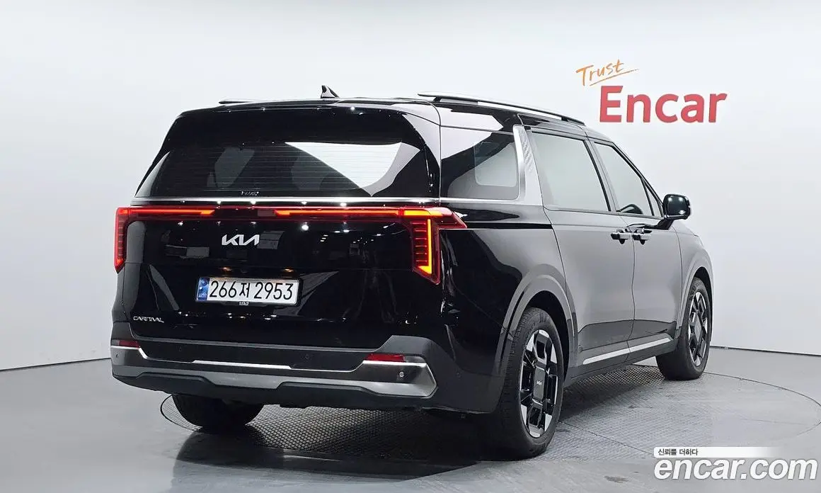Kia Carnival 2025 2.2 автомат (гидро), фото 2 Kia Carnival 2025 2.2 автомат (гидро), фото 2