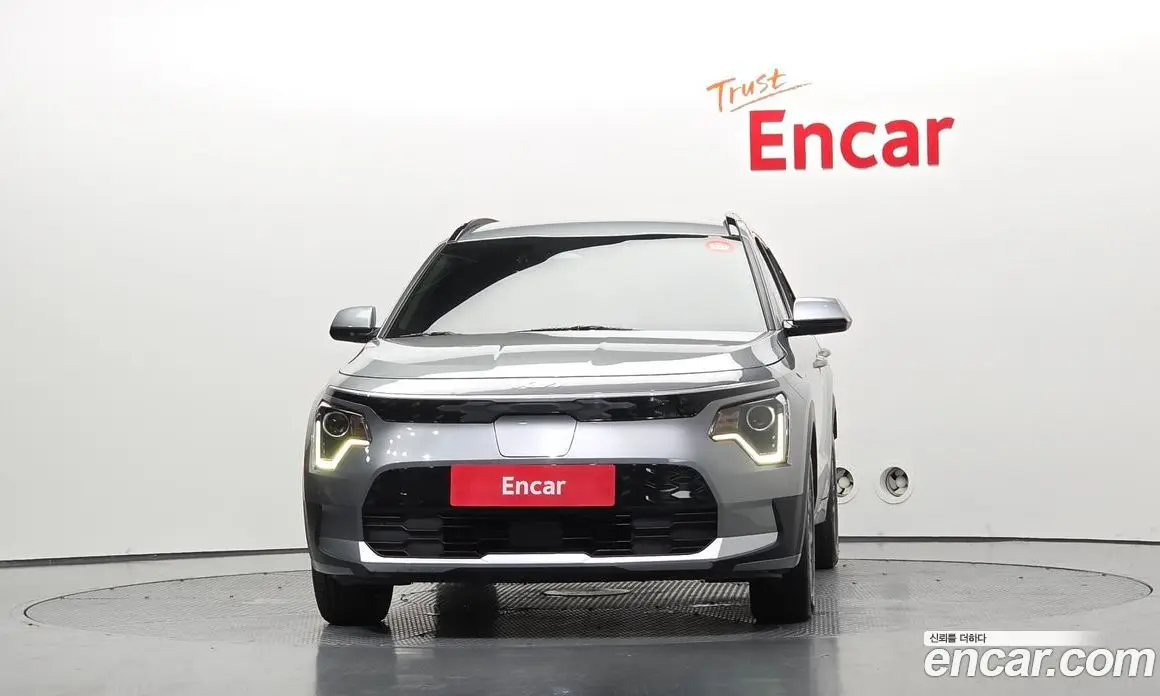 Kia Niro 2023 0.2 автомат (гидро), фото 3
