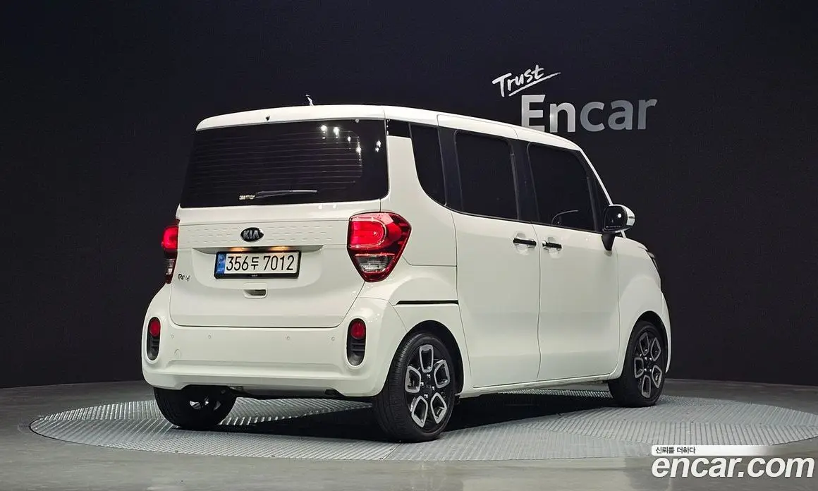 Kia Ray 2021 1.0 автомат (гидро), фото 2 Kia Ray 2021 1.0 автомат (гидро), фото 2