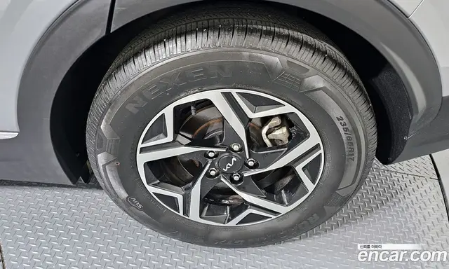 Kia Sportage 2023 2.0 автомат (гидро), миниатюра 7