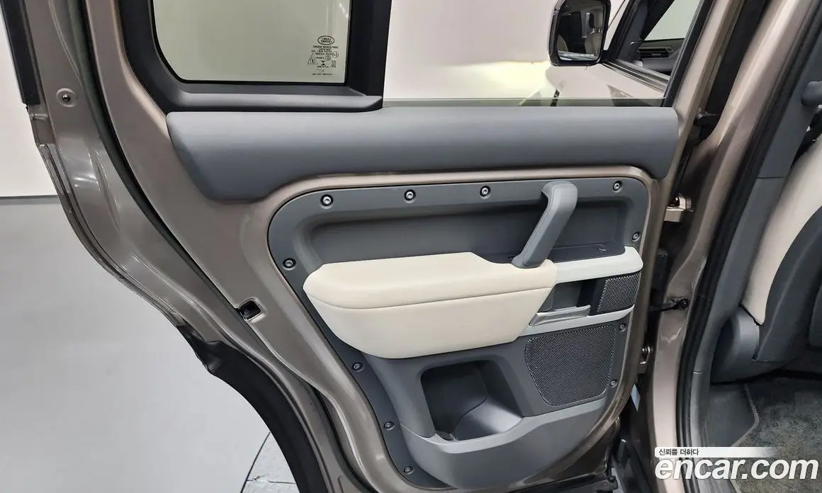 Land Rover Defender 2022 3.0 автомат (гидро), фото 15 Land Rover Defender 2022 3.0 автомат (гидро), фото 15