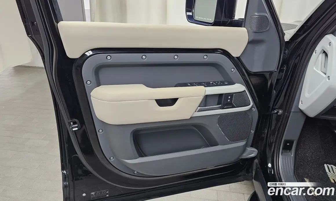 Land Rover Defender 2022 3.0 автомат (гидро), фото 14 Land Rover Defender 2022 3.0 автомат (гидро), фото 14