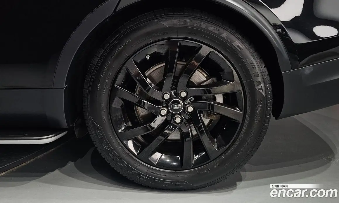 Land Rover Discovery 2019 3.0 автомат (гидро), фото 6