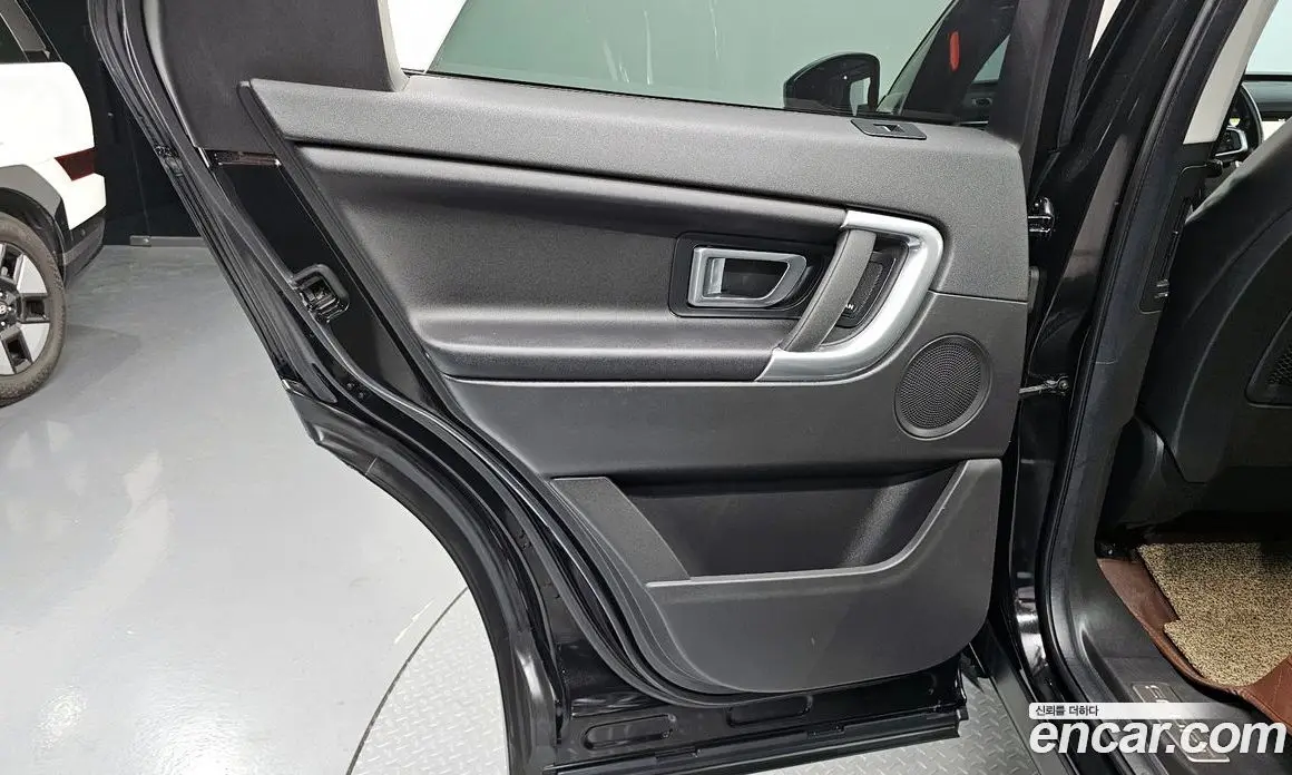 Land Rover Discovery Sport 2017 2.0 автомат (гидро), фото 15