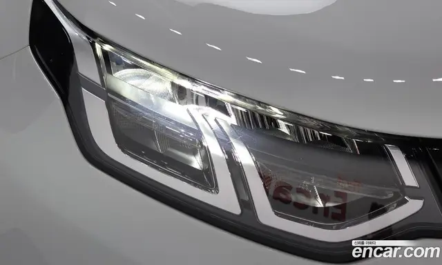 Land Rover Discovery Sport 2025 2.0 автомат (гидро), миниатюра 8