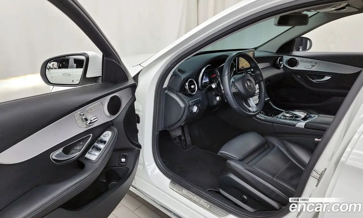 Mercedes-Benz C-Class 2018 2.0 автомат (гидро), фото 13