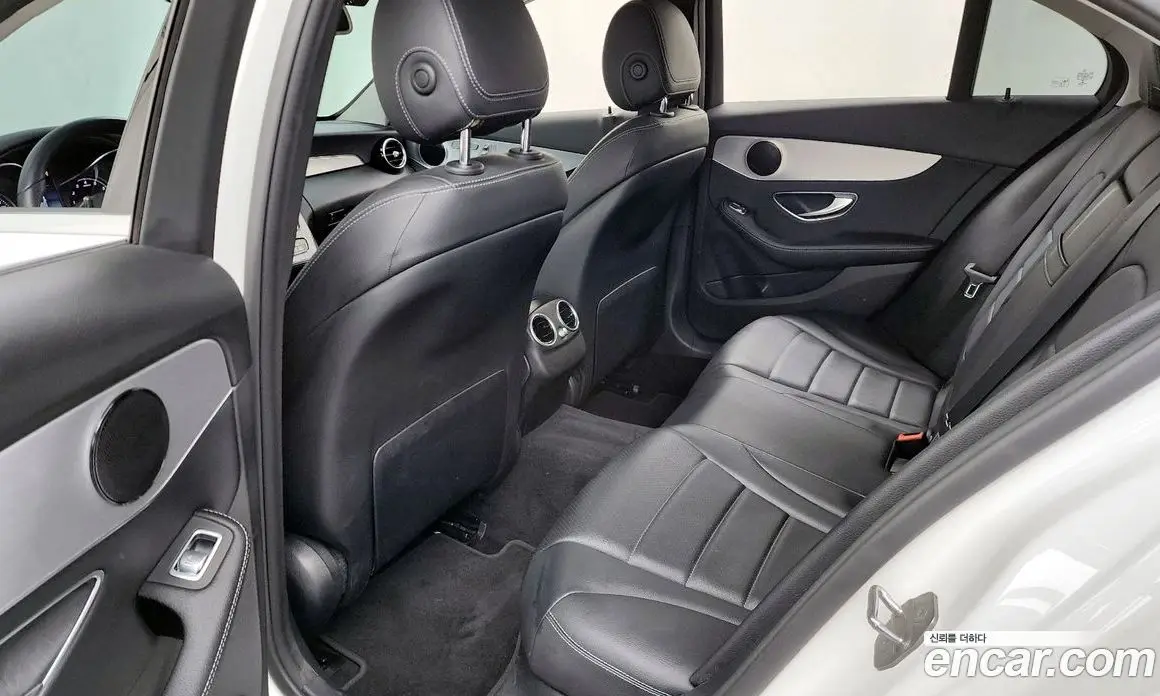 Mercedes-Benz C-Class 2018 2.0 автомат (гидро), фото 16