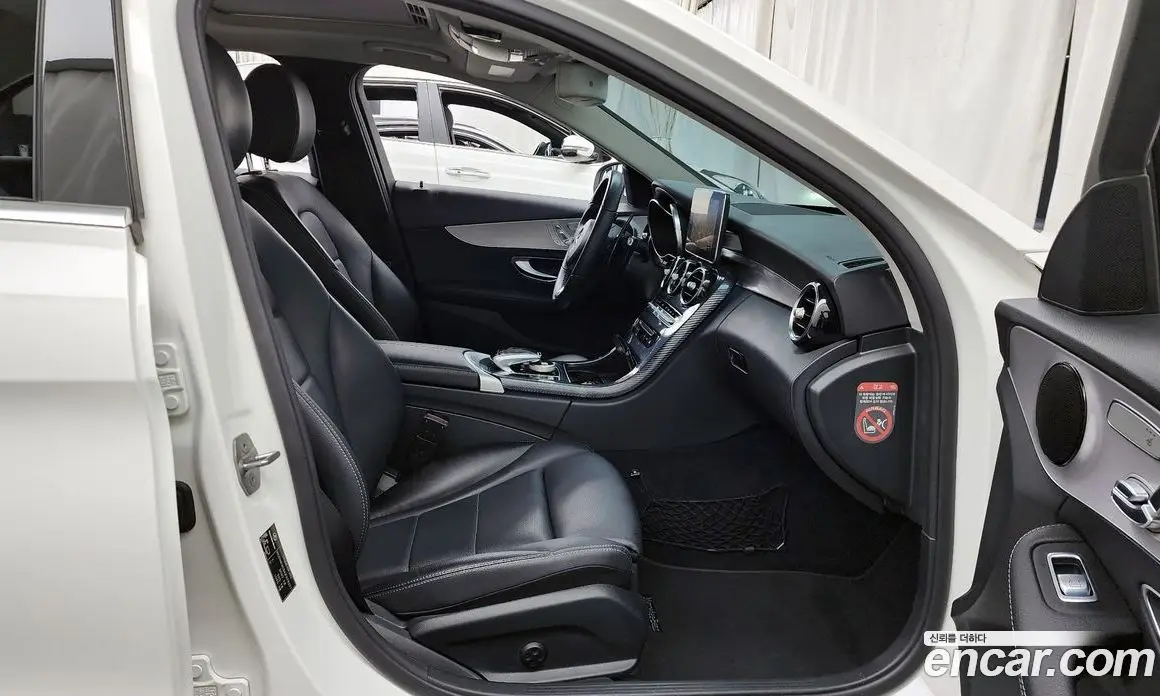 Mercedes-Benz C-Class 2018 2.0 автомат (гидро), фото 17