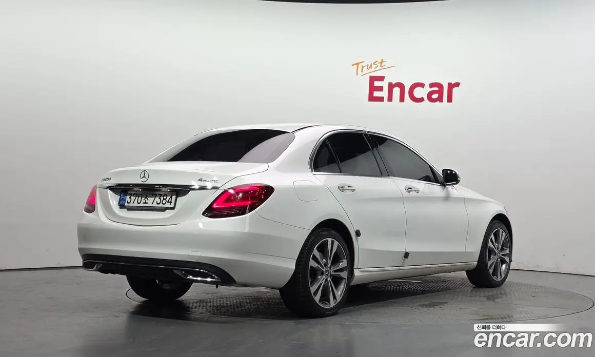 Mercedes-Benz C-Class 2020 1.9 автомат (гидро), фото 1 Mercedes-Benz C-Class 2020 1.9 автомат (гидро), фото 1