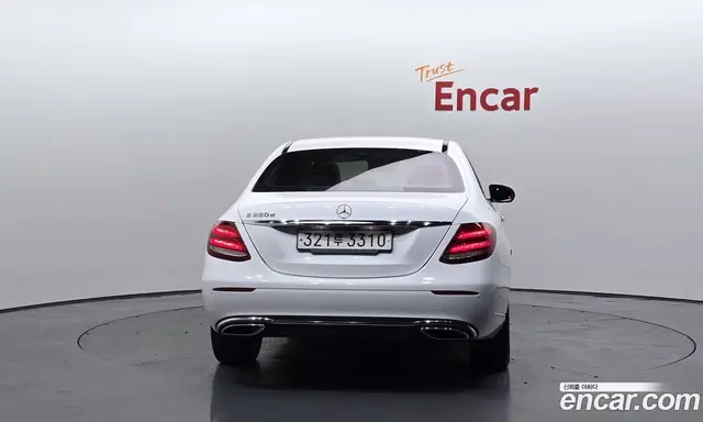 Mercedes-Benz E-Class 2018 1.9 автомат (гидро), миниатюра 4