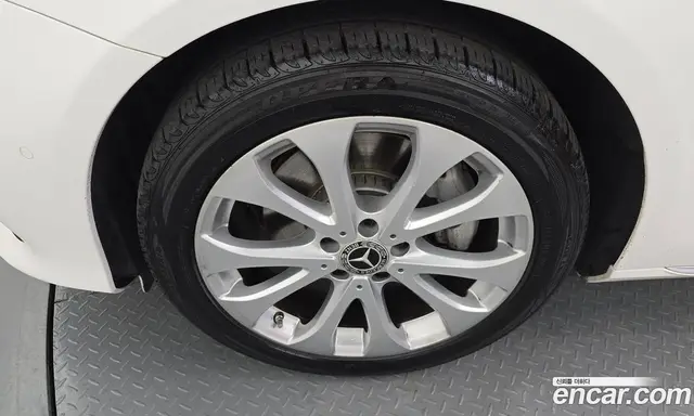 Mercedes-Benz E-Class 2018 1.9 автомат (гидро), миниатюра 5