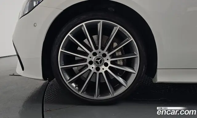 Mercedes-Benz E-Class 2023 3.0 автомат (гидро), миниатюра 4