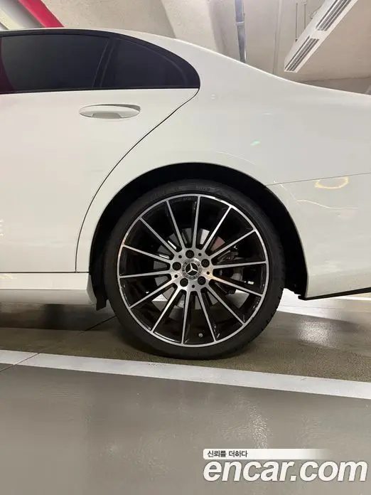 Mercedes-Benz E-Class 2023 2.0 автомат (гидро), фото 8