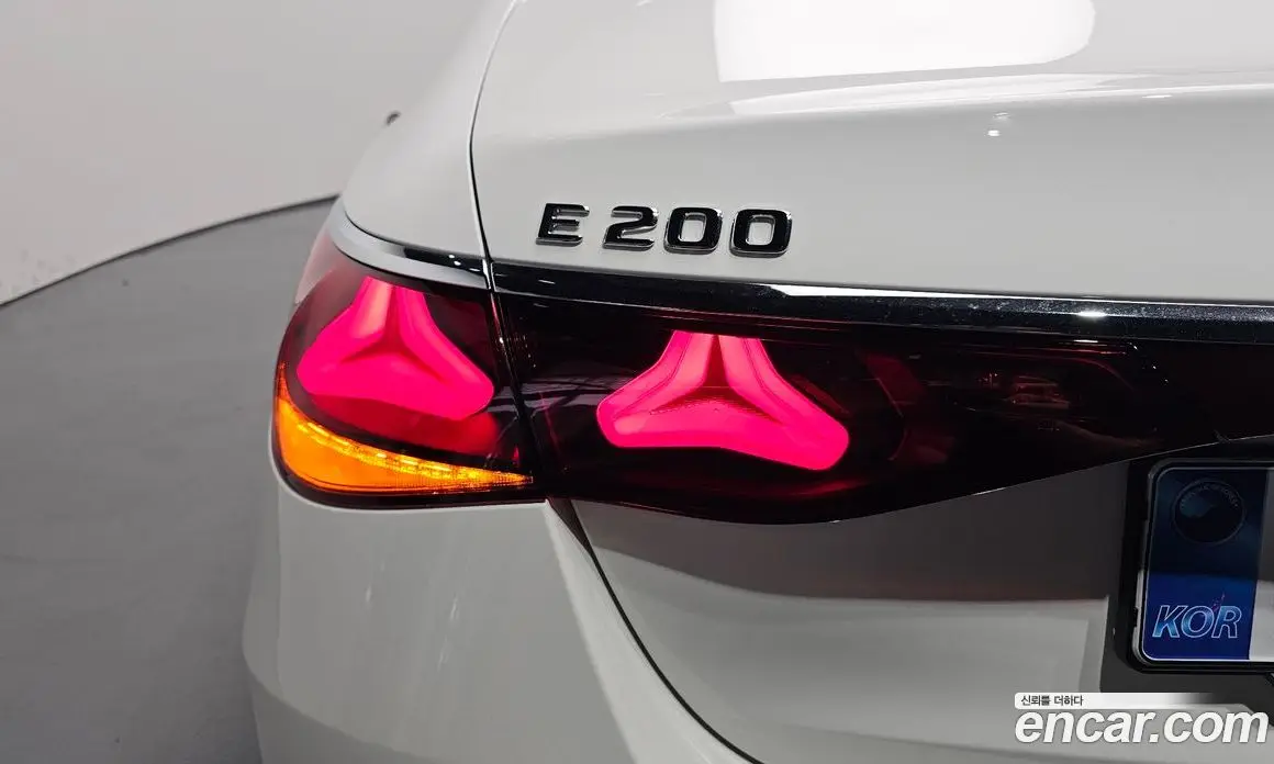 Mercedes-Benz E-Class 2026 2.0 автомат (гидро), фото 9