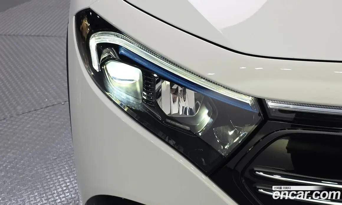 Mercedes-Benz EQA 2023 0.2 автомат (гидро), фото 8