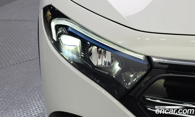 Mercedes-Benz EQA 2023 0.2 автомат (гидро), миниатюра 8