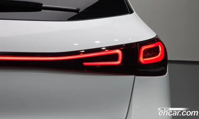 Mercedes-Benz EQA 2023 0.2 автомат (гидро), миниатюра 9