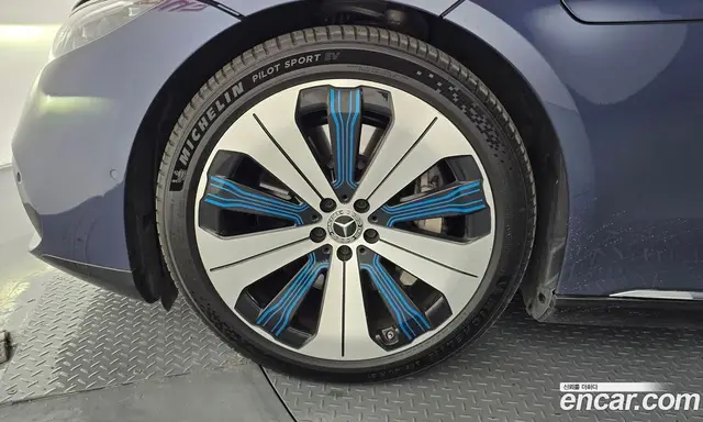 Mercedes-Benz EQS 2022 0.3 автомат (гидро), миниатюра 4