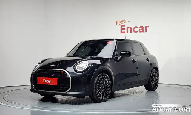 Mini Cooper, 2025, 10 688 км