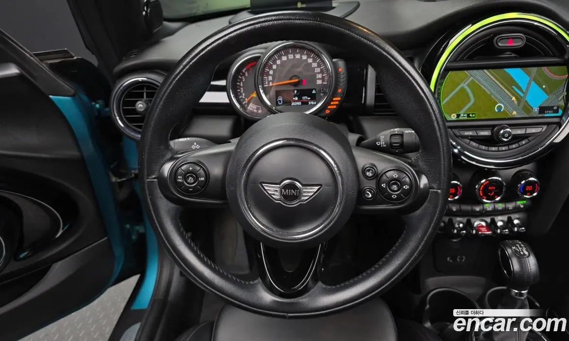 Mini Cooper Convertible 2016 1.5 автомат (гидро), фото 14 Mini Cooper Convertible 2016 1.5 автомат (гидро), фото 14