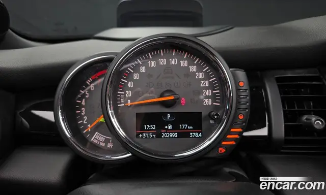 Mini Cooper Convertible 2016 1.5 автомат (гидро), миниатюра 8 Mini Cooper Convertible 2016 1.5 автомат (гидро), миниатюра 8