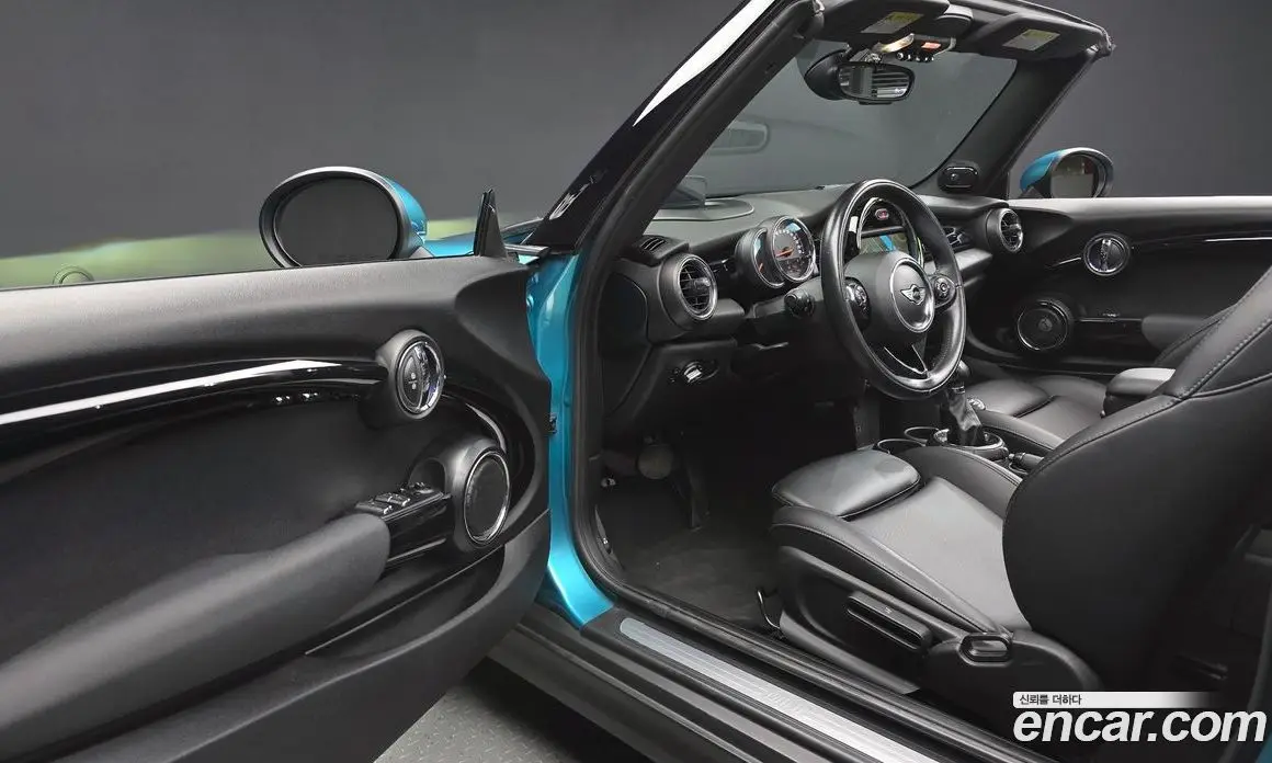 Mini Cooper Convertible 2016 1.5 автомат (гидро), фото 10 Mini Cooper Convertible 2016 1.5 автомат (гидро), фото 10