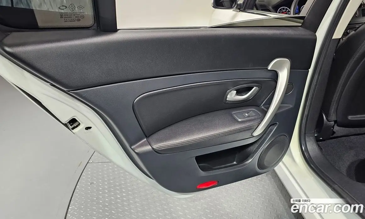 Renault (Samsung) SM5 2017 2.0 автомат (гидро), фото 15 Renault (Samsung) SM5 2017 2.0 автомат (гидро), фото 15