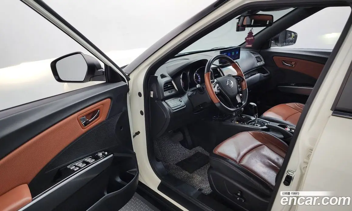 SsangYong TIBOLI 2017 1.6 автомат (гидро), фото 13 SsangYong TIBOLI 2017 1.6 автомат (гидро), фото 13
