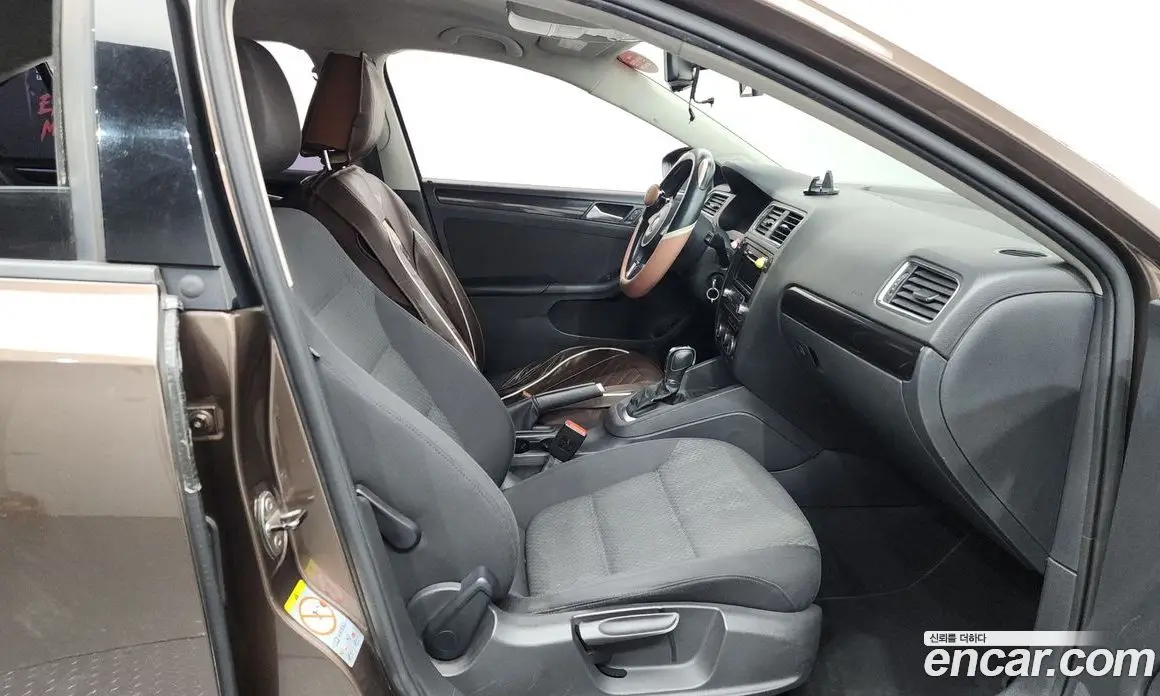 Volkswagen Jetta 2012 1.6 автомат (гидро), фото 11 Volkswagen Jetta 2012 1.6 автомат (гидро), фото 11