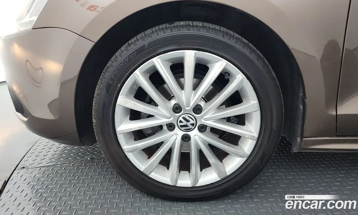 Volkswagen Jetta 2012 1.6 автомат (гидро), фото 5 Volkswagen Jetta 2012 1.6 автомат (гидро), фото 5