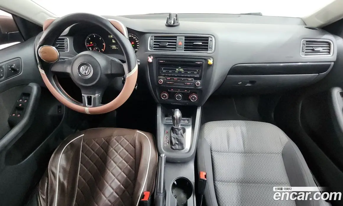 Volkswagen Jetta 2012 1.6 автомат (гидро), фото 7 Volkswagen Jetta 2012 1.6 автомат (гидро), фото 7
