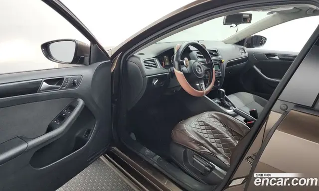 Volkswagen Jetta 2012 1.6 автомат (гидро), миниатюра 10 Volkswagen Jetta 2012 1.6 автомат (гидро), миниатюра 10