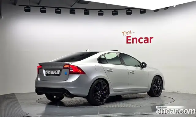 Volvo S60 2017 2.0 автомат (гидро), миниатюра 2