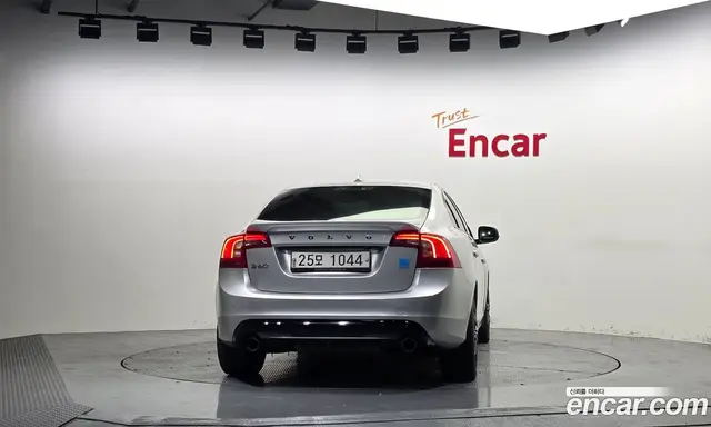 Volvo S60 2017 2.0 автомат (гидро), миниатюра 4