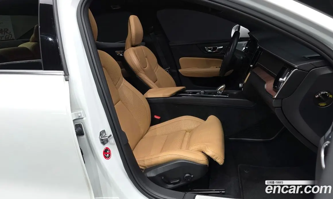 Volvo S60 2020 2.0 автомат (гидро), фото 17 Volvo S60 2020 2.0 автомат (гидро), фото 17