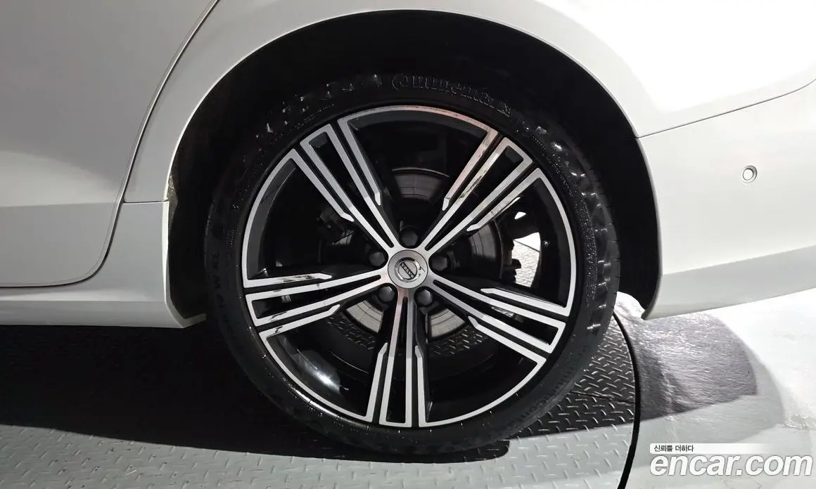 Volvo S60 2020 2.0 автомат (гидро), фото 7 Volvo S60 2020 2.0 автомат (гидро), фото 7