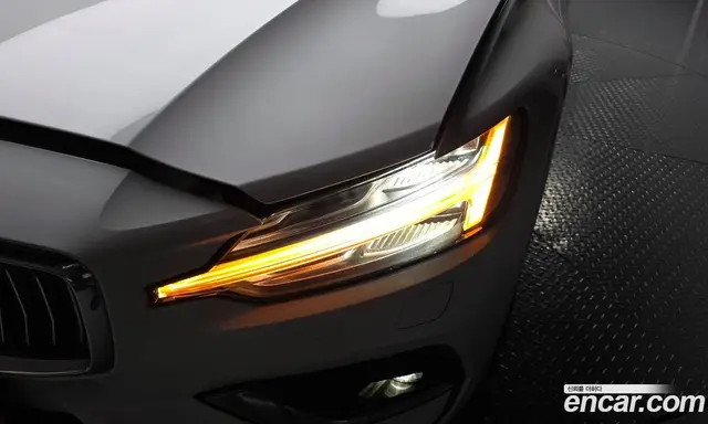 Volvo S60 2020 2.0 автомат (гидро), миниатюра 8 Volvo S60 2020 2.0 автомат (гидро), миниатюра 8