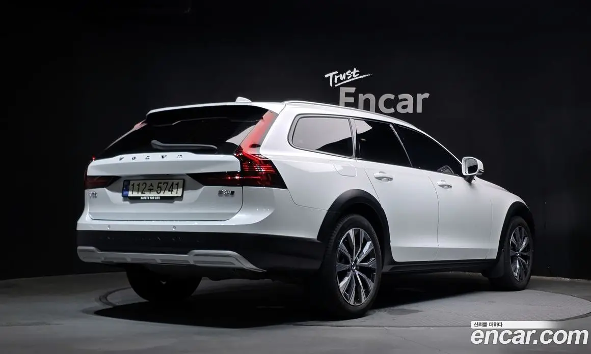 Volvo V90 2024 2.0 автомат (гидро), фото 2 Volvo V90 2024 2.0 автомат (гидро), фото 2