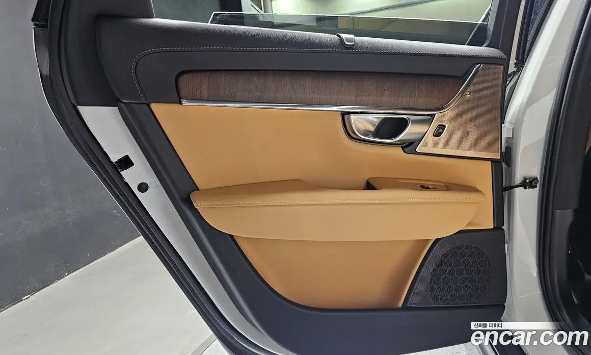 Volvo V90 2024 2.0 автомат (гидро), фото 15 Volvo V90 2024 2.0 автомат (гидро), фото 15