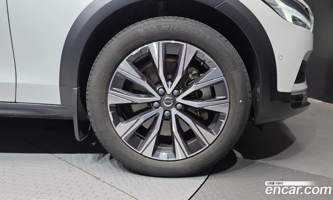 Volvo V90 2024 2.0 автомат (гидро), фото 7 Volvo V90 2024 2.0 автомат (гидро), фото 7