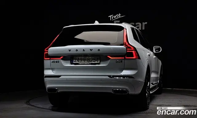 Volvo XC60 2021 2.0 автомат (гидро), миниатюра 4