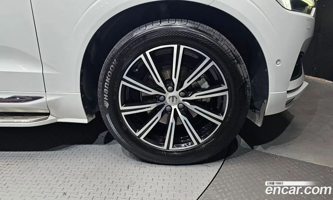 Volvo XC60 2021 2.0 автомат (гидро), фото 7