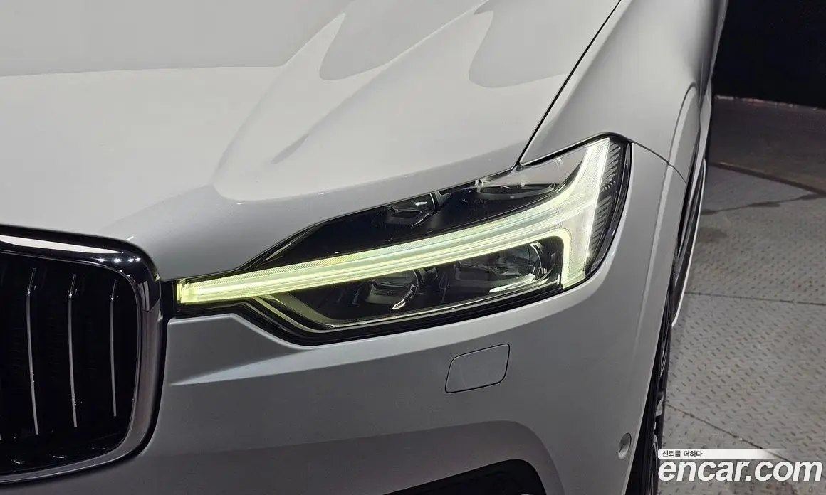 Volvo XC60 2021 2.0 автомат (гидро), фото 8
