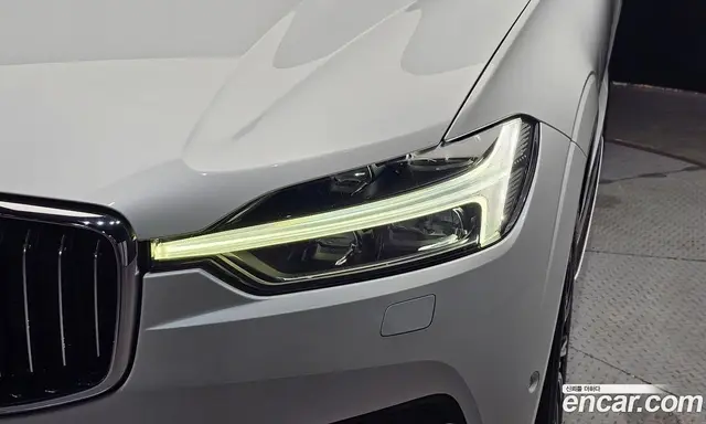 Volvo XC60 2021 2.0 автомат (гидро), миниатюра 8
