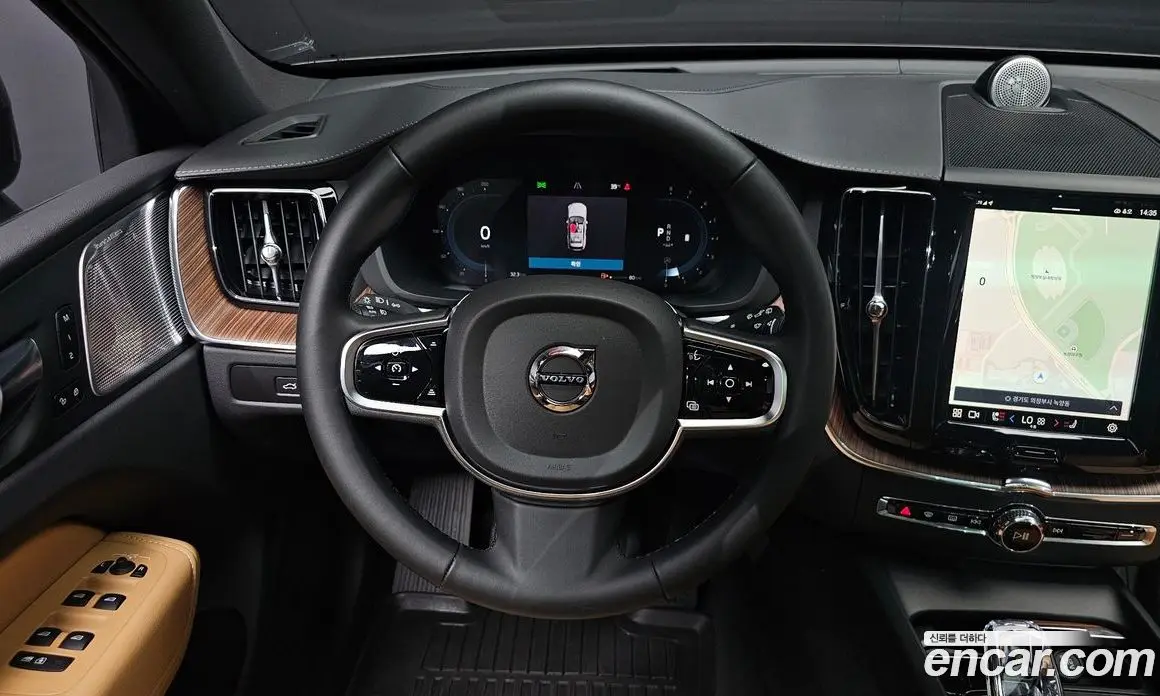 Volvo XC60 2024 2.0 автомат (гидро), фото 19