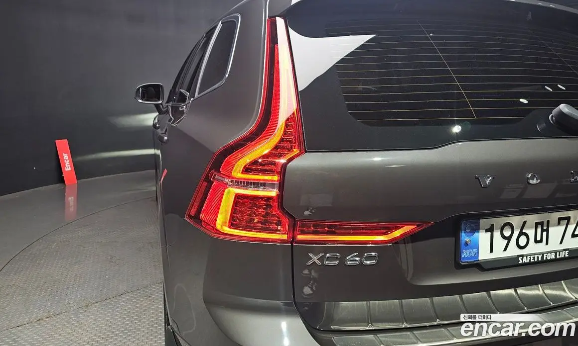 Volvo XC60 2024 2.0 автомат (гидро), фото 8