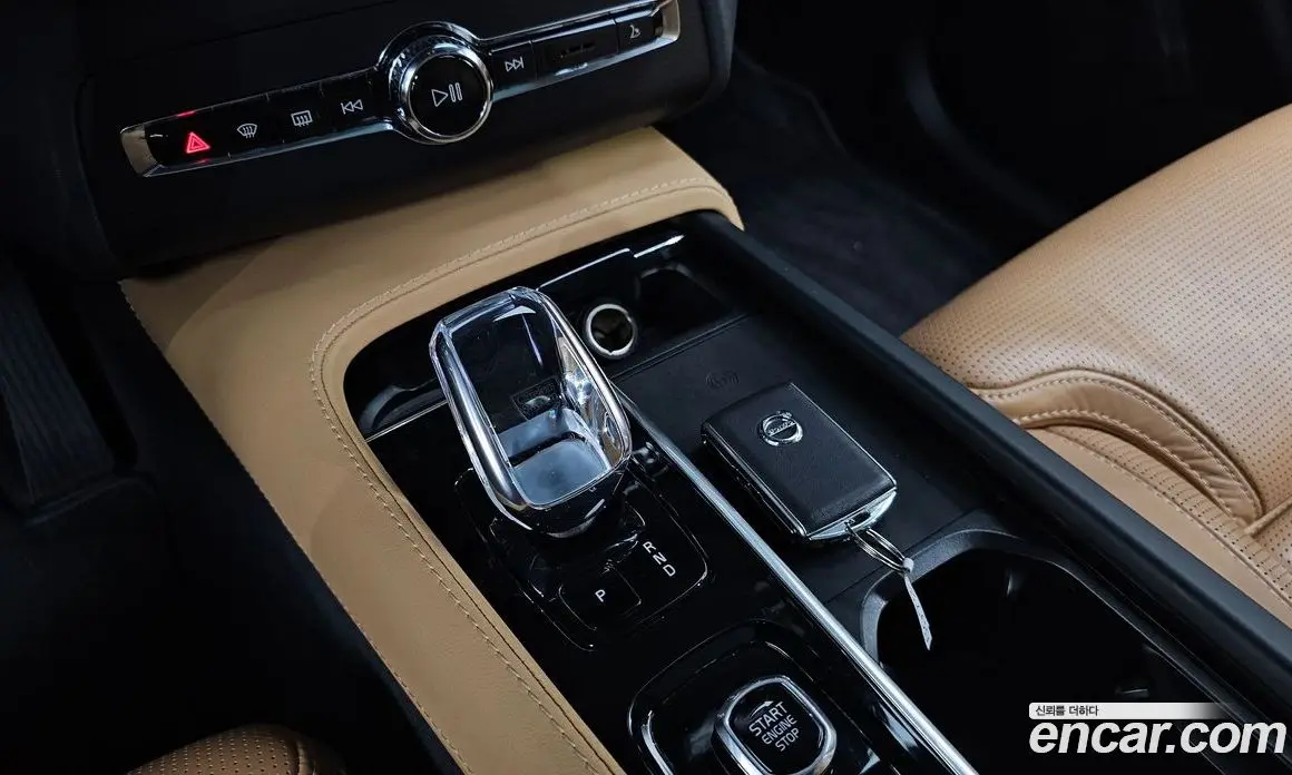 Volvo XC90 2022 2.0 автомат (гидро), фото 12 Volvo XC90 2022 2.0 автомат (гидро), фото 12