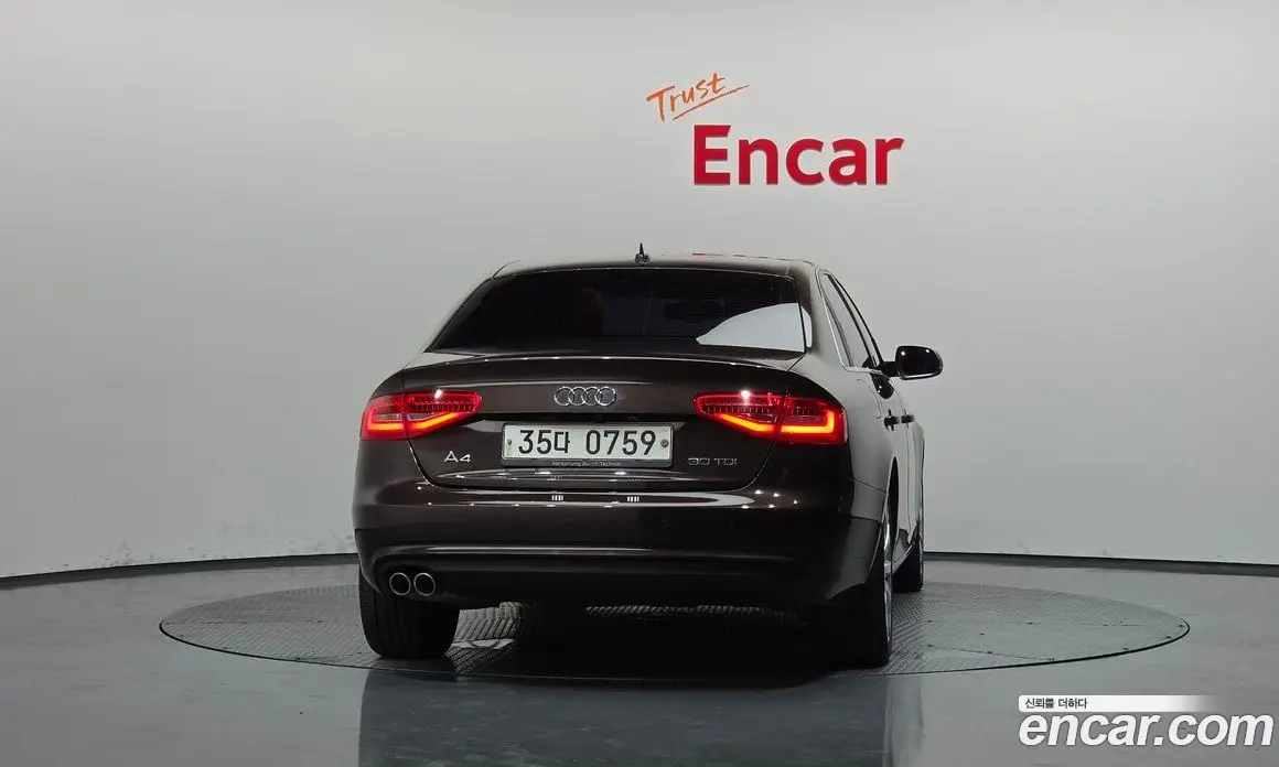Audi A4 2015 2.0 автомат (гидро), фото 4