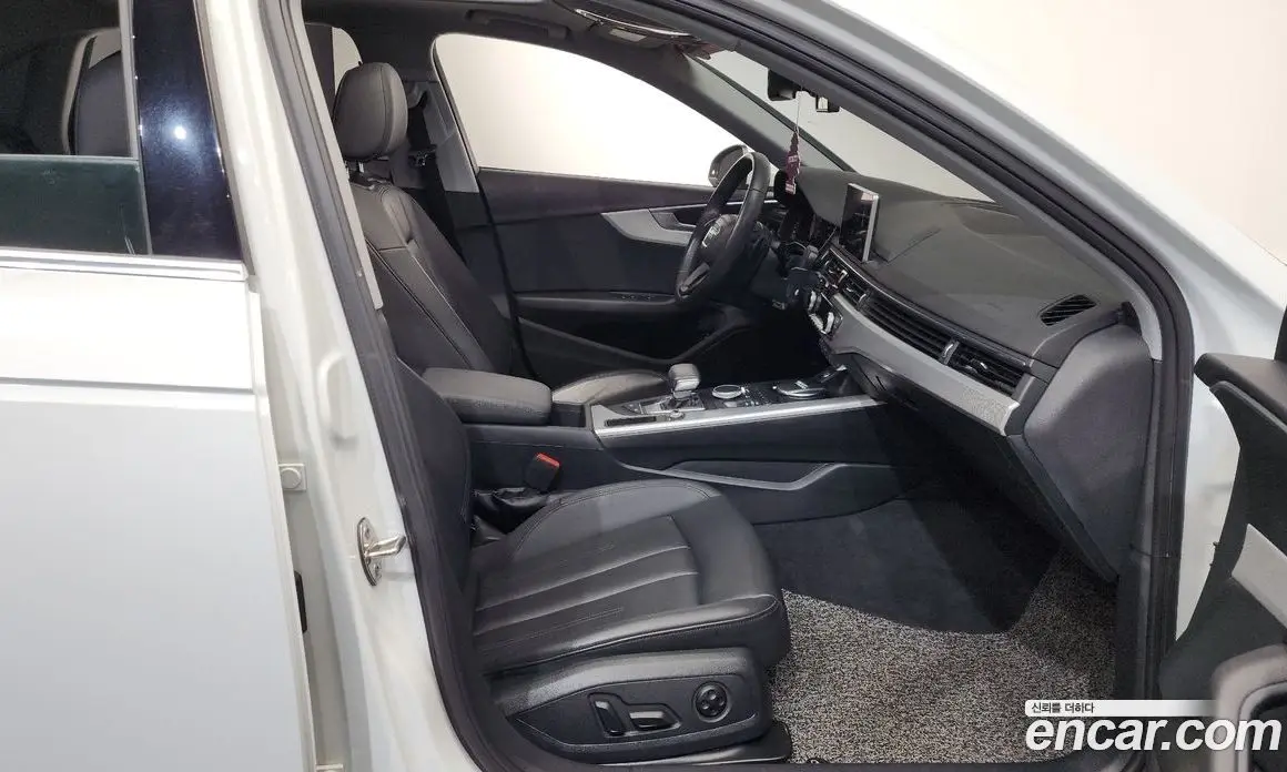 Audi A4 2019 2.0 автомат (гидро), фото 15 Audi A4 2019 2.0 автомат (гидро), фото 15