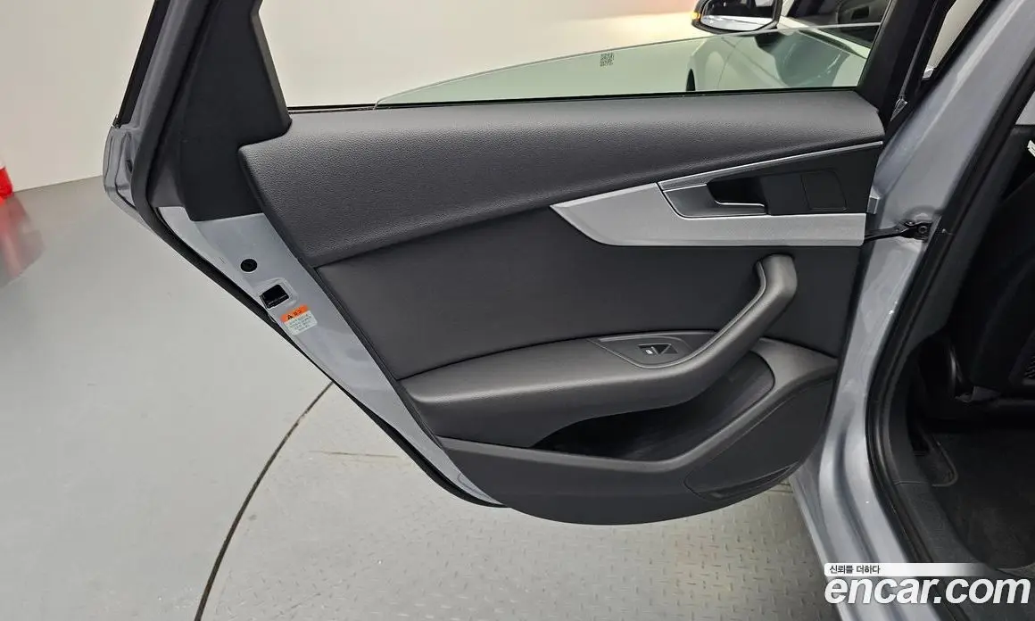 Audi A4 2019 2.0 автомат (гидро), фото 14